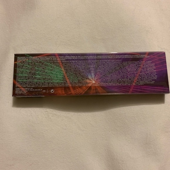 Girls Raver Girls Eyeshadow& Highlighter Palette - Picture 4 of 7